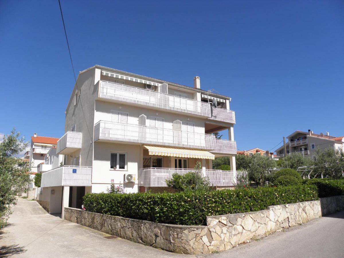 Apartments & Rooms Peranic Novalja Exterior foto