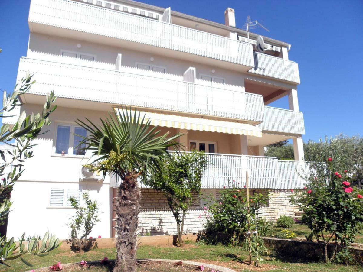 Apartments & Rooms Peranic Novalja Exterior foto