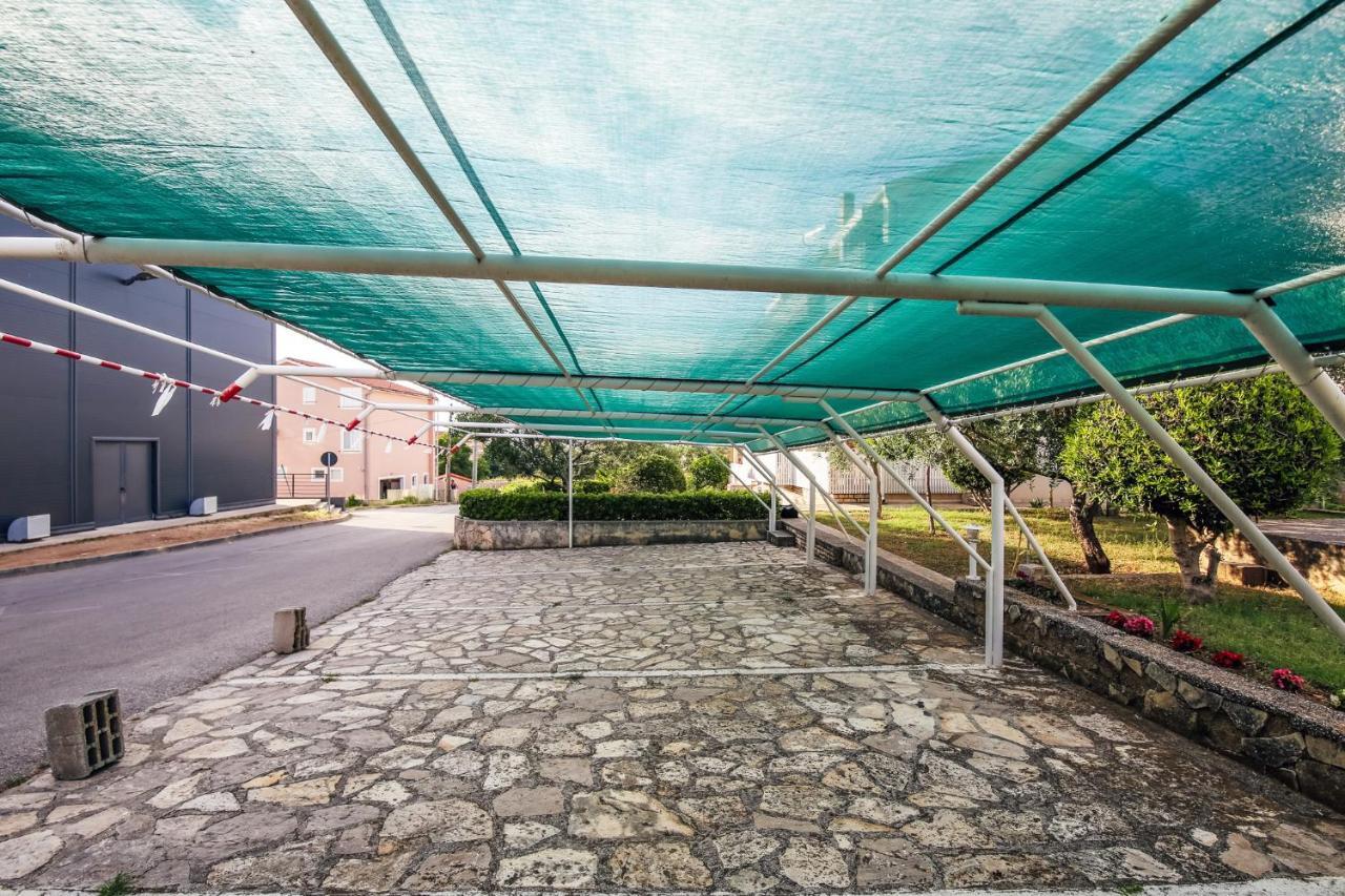 Apartments & Rooms Peranic Novalja Exterior foto
